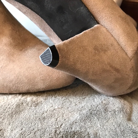 NEW Beautiful Suede Boots 👢 - Picture 5 of 7